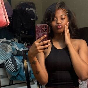 Meet your Posher, Mya